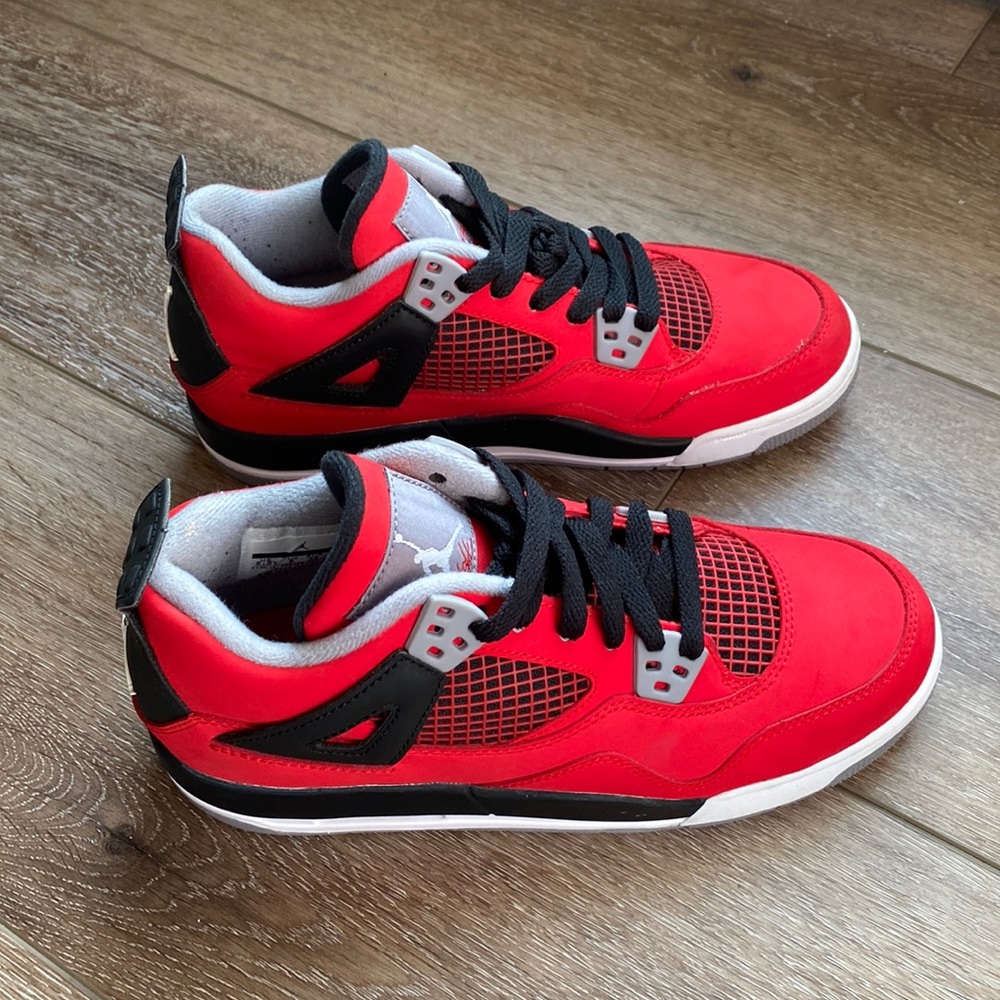 Jordan 4 toros